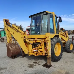 Tractopelle FAI 266-D