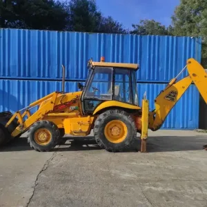 Tractopelle JBC 3CX
